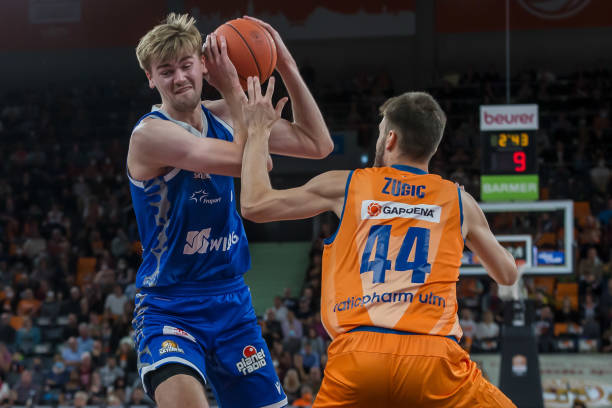 赛场中得以 赛场中得以